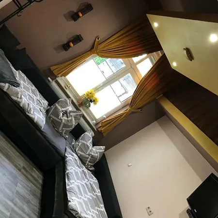 Zur Alten Schule Homestay *